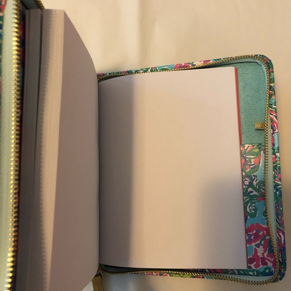 Lilly Pulitzer notepad + gift bag - Picture 12 of 15